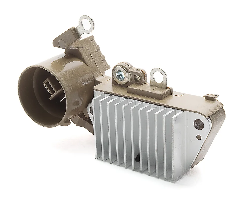 TP-51004C — REGULADOR ALTERNADOR NIPPONDENSO JOHN DEERE KUBOTA TOTAL PARTS 51004C