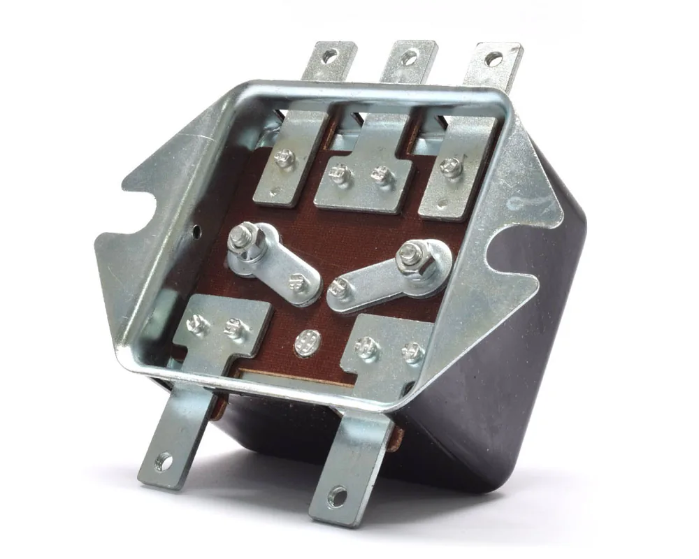 TP-03813 — Intensificador De Luz 12 Volts 5 Terminales Universal TOTAL PARTS 03813
