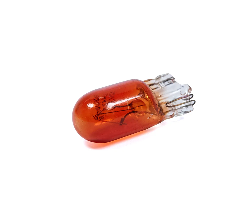 Foco 158 3 watts 12 volts color ambar ( pellizco chico ) TOTAL PARTS 04478