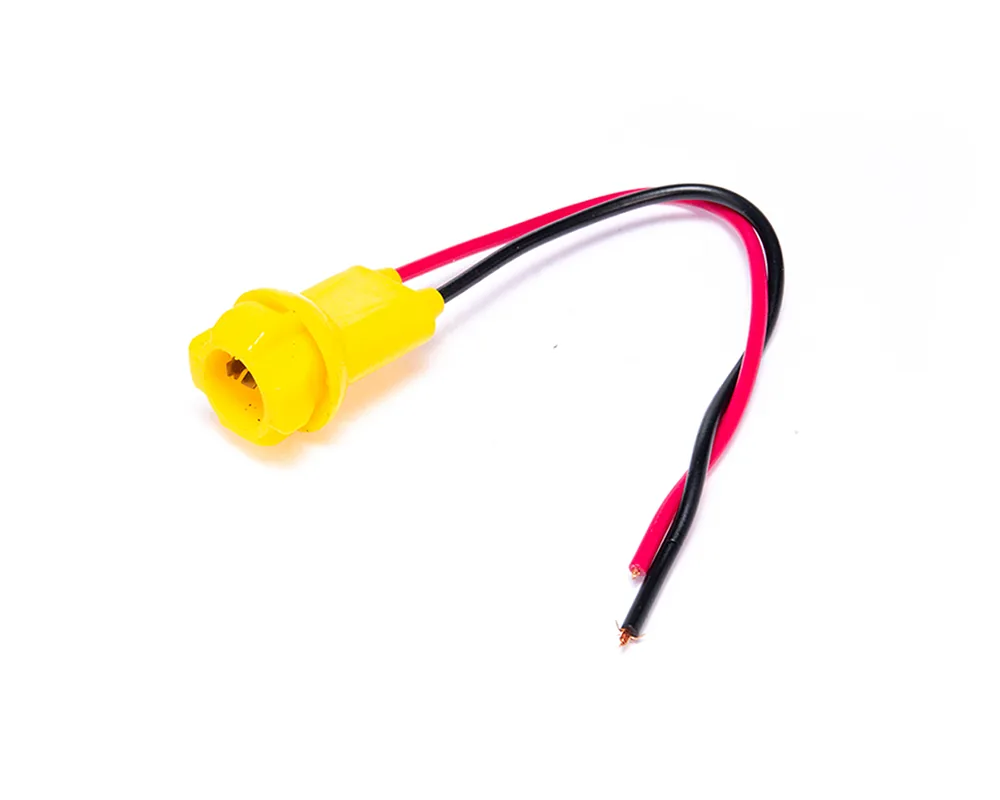 ARNES ( CONECTOR ) SOCKET ( UNIVERSAL ) PARA FOCO PELLIZCO CORTO TOTAL PARTS 06645